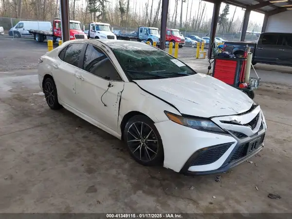 4T1G11AK4MU466896 2021 TOYOTA CAMRY - Image 1