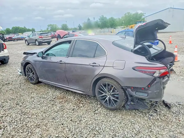 4T1G11AK4MU468762 2021 TOYOTA CAMRY - Image 2