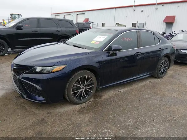 4T1G11AK4MU471144 2021 TOYOTA CAMRY - Image 2