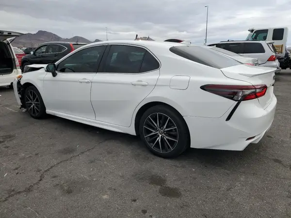 4T1G11AK4MU472911 2021 TOYOTA CAMRY - Image 2