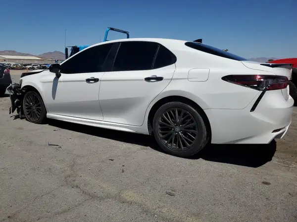 4T1G11AK4MU473492 2021 TOYOTA CAMRY - Image 2