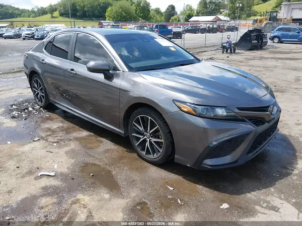 4T1G11AK4MU474836 2021 TOYOTA CAMRY - Image 1