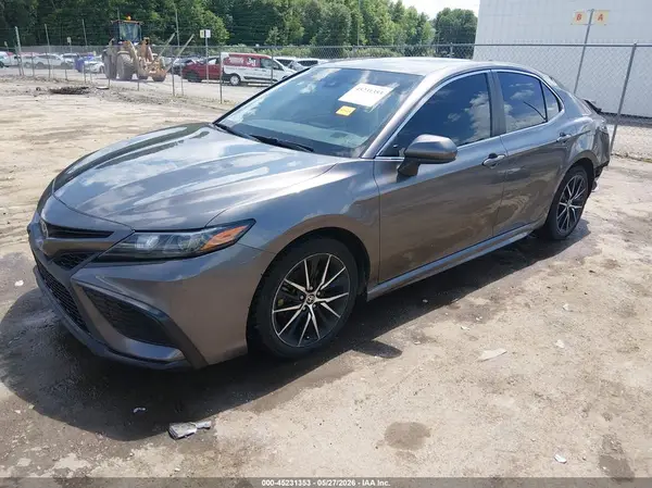 4T1G11AK4MU474836 2021 TOYOTA CAMRY - Image 2