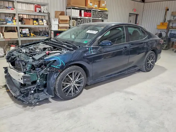 4T1G11AK4MU476537 2021 TOYOTA CAMRY - Image 1
