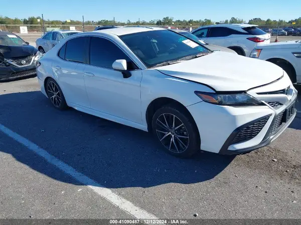 4T1G11AK4MU477476 2021 TOYOTA CAMRY - Image 1