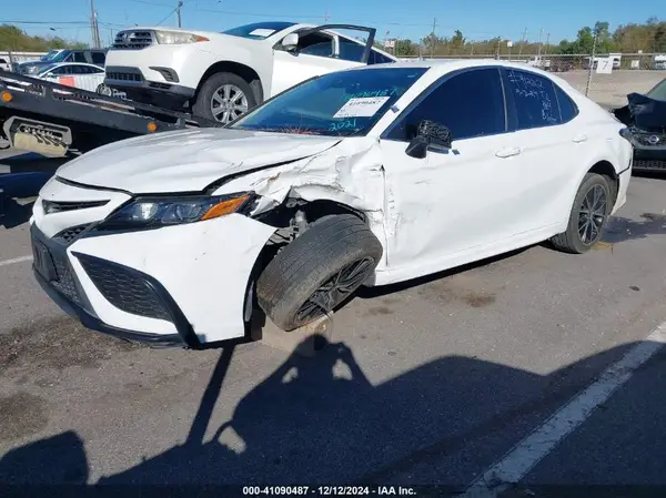 4T1G11AK4MU477476 2021 TOYOTA CAMRY - Image 2