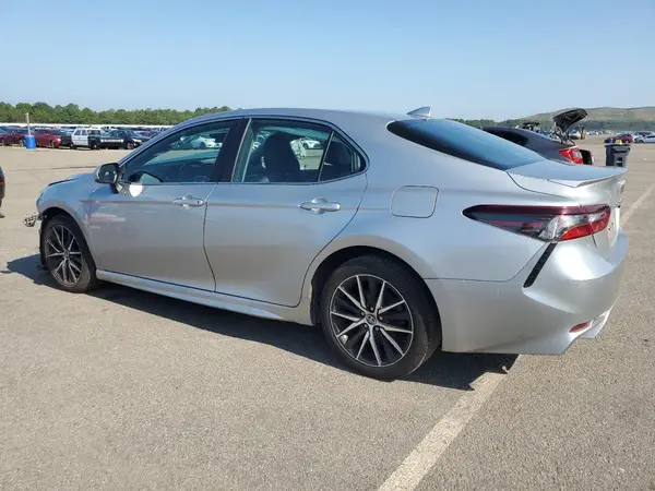4T1G11AK4MU478708 2021 TOYOTA CAMRY - Image 2