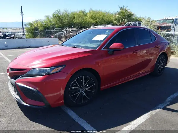 4T1G11AK4MU481334 2021 TOYOTA CAMRY - Image 2