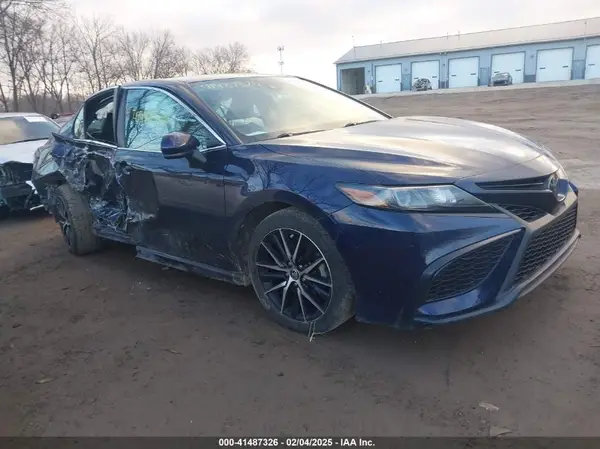 4T1G11AK4MU483214 2021 TOYOTA CAMRY - Image 1