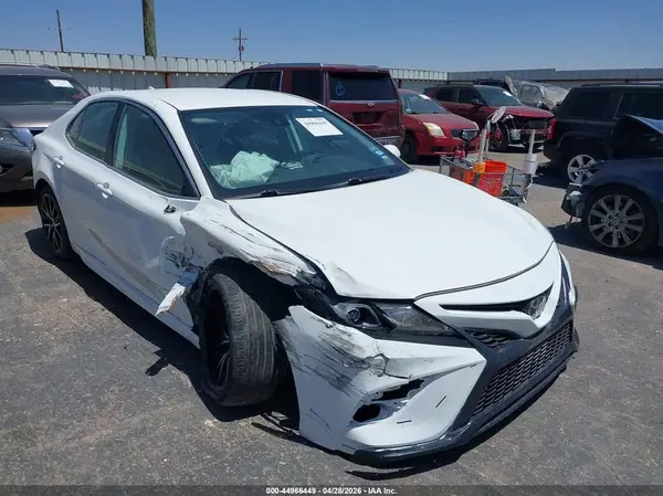 4T1G11AK4MU484475 2021 TOYOTA CAMRY - Image 1