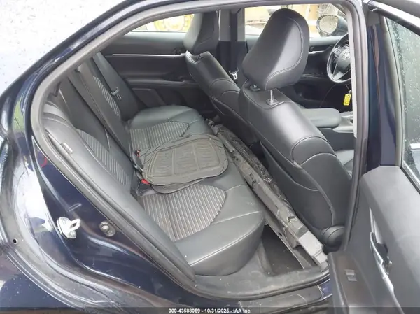 4T1G11AK4MU484864 2021 TOYOTA CAMRY - Image 8
