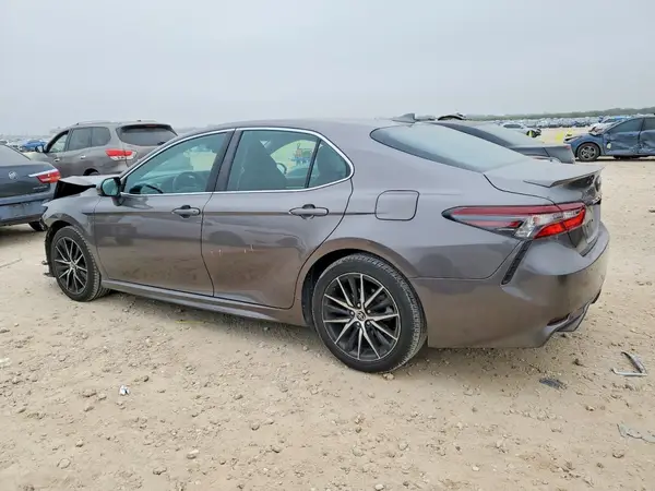 4T1G11AK4MU484928 2021 TOYOTA CAMRY - Image 2