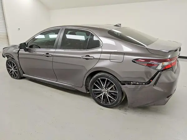 4T1G11AK4MU485660 2021 TOYOTA CAMRY - Image 2