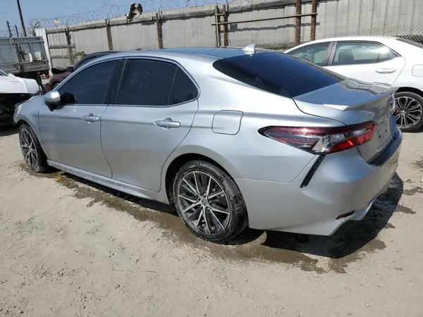 4T1G11AK4MU492169 2021 TOYOTA CAMRY - Image 2