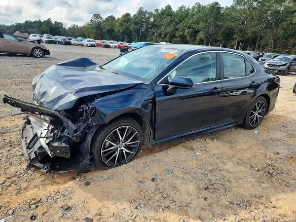4T1G11AK4MU493547 2021 TOYOTA CAMRY - Image 1