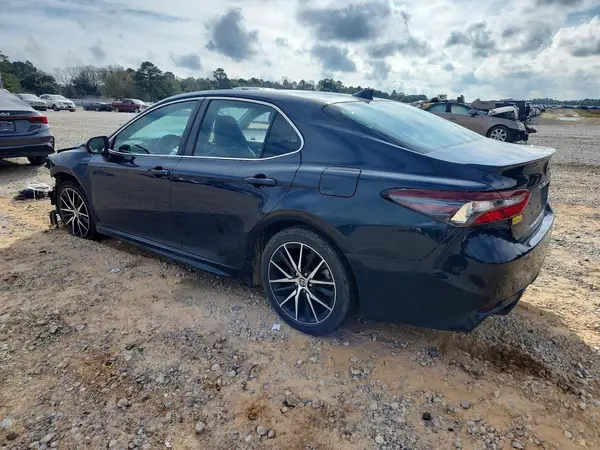 4T1G11AK4MU493547 2021 TOYOTA CAMRY - Image 2