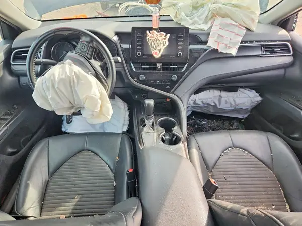 4T1G11AK4MU493547 2021 TOYOTA CAMRY - Image 8