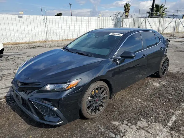 4T1G11AK4MU495458 2021 TOYOTA CAMRY - Image 1