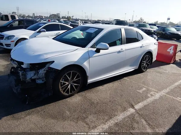 4T1G11AK4MU498280 2021 TOYOTA CAMRY - Image 2