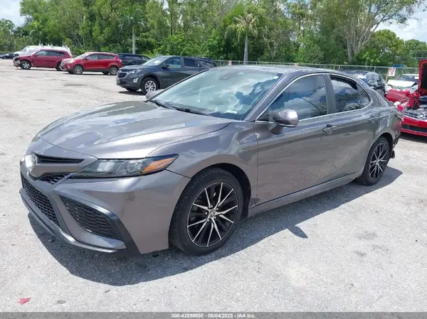 4T1G11AK4MU511643 2021 TOYOTA CAMRY - Image 2