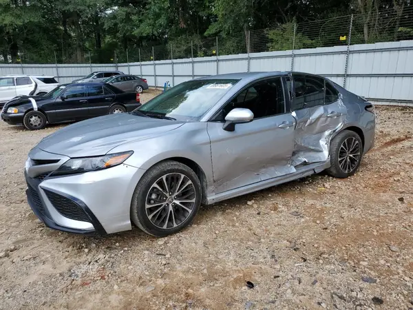 4T1G11AK4MU514011 2021 TOYOTA CAMRY - Image 1