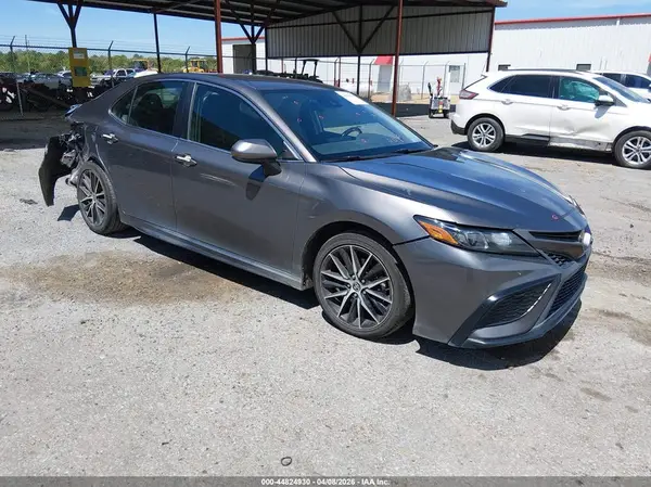 4T1G11AK4MU516003 2021 TOYOTA CAMRY - Image 1