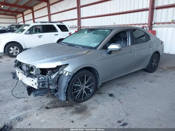4T1G11AK4MU521413 2021 TOYOTA CAMRY - Image 2