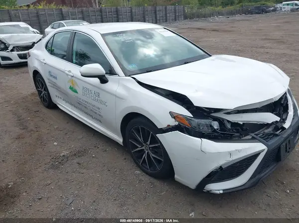 4T1G11AK4MU521718 2021 TOYOTA CAMRY - Image 1