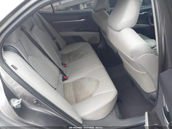 4T1G11AK4MU525106 2021 TOYOTA CAMRY - Image 8