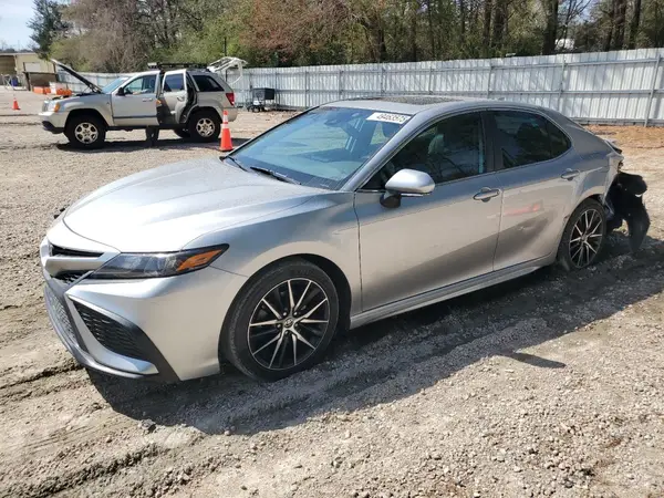 4T1G11AK4MU528779 2021 TOYOTA CAMRY - Image 1