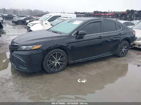 4T1G11AK4MU529544 2021 TOYOTA CAMRY - Image 2