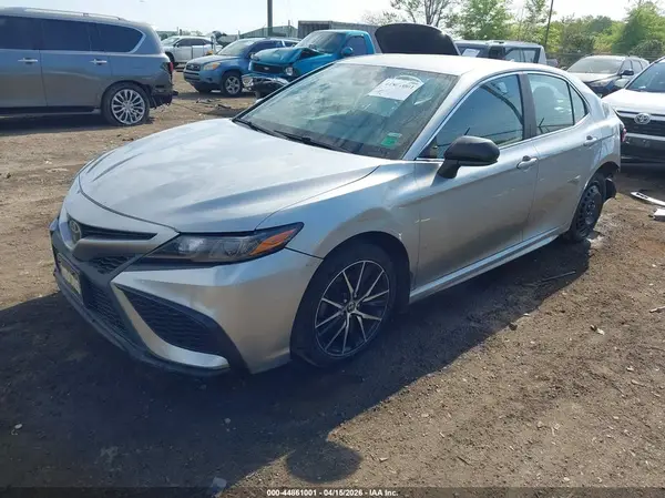4T1G11AK4MU530676 2021 TOYOTA CAMRY - Image 2