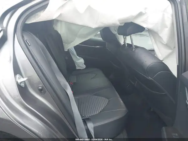 4T1G11AK4MU531388 2021 TOYOTA CAMRY - Image 8
