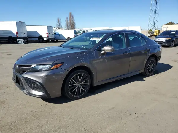 4T1G11AK4MU531729 2021 TOYOTA CAMRY - Image 1