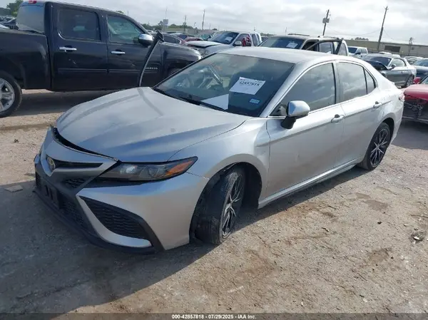 4T1G11AK4MU533755 2021 TOYOTA CAMRY - Image 2