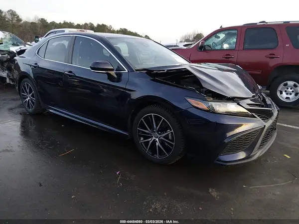 4T1G11AK4MU535487 2021 TOYOTA CAMRY - Image 1