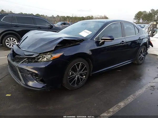 4T1G11AK4MU535487 2021 TOYOTA CAMRY - Image 2