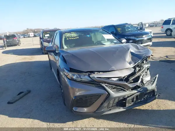 4T1G11AK4MU535604 2021 TOYOTA CAMRY - Image 1