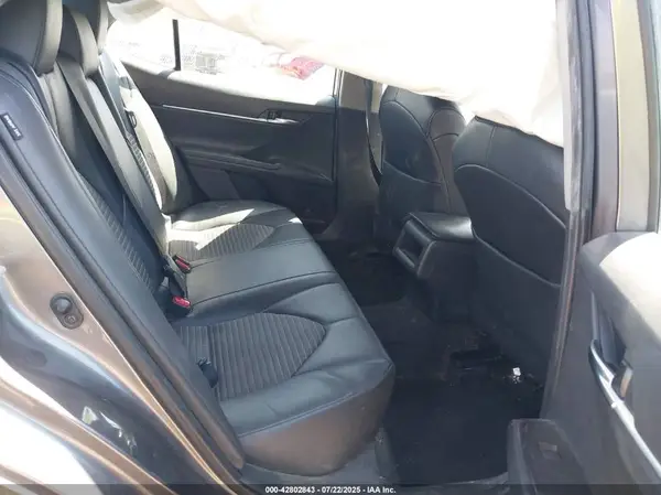 4T1G11AK4MU537143 2021 TOYOTA CAMRY - Image 8
