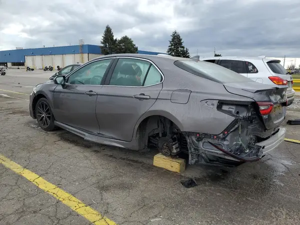 4T1G11AK4MU540057 2021 TOYOTA CAMRY - Image 2
