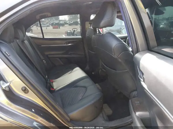4T1G11AK4MU540284 2021 TOYOTA CAMRY - Image 8