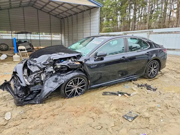 4T1G11AK4MU540737 2021 TOYOTA CAMRY - Image 1