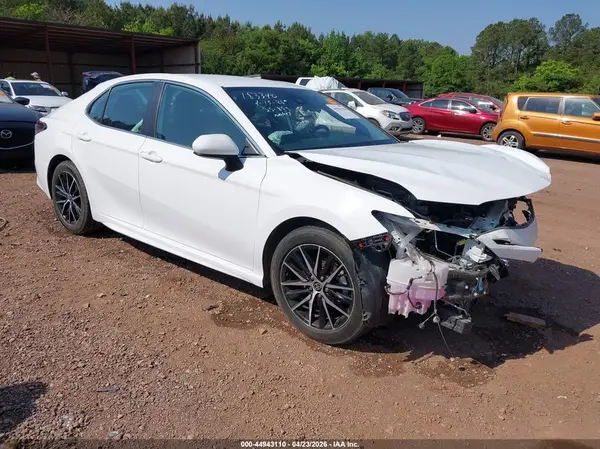 4T1G11AK4MU541046 2021 TOYOTA CAMRY - Image 1