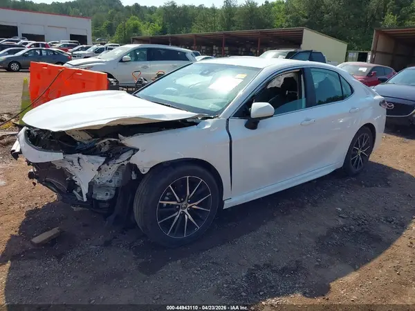 4T1G11AK4MU541046 2021 TOYOTA CAMRY - Image 2