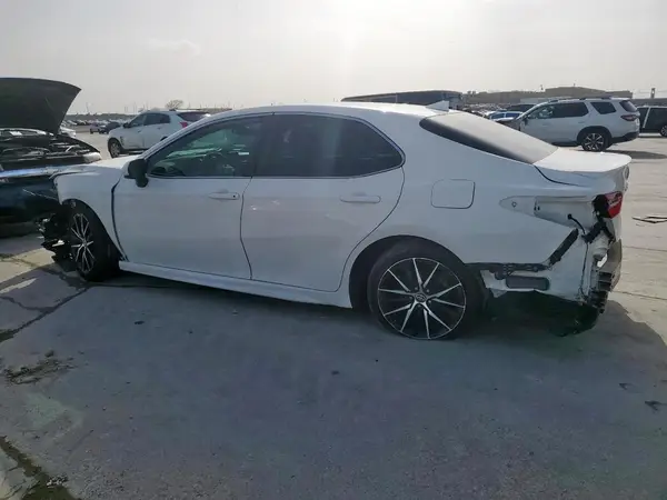 4T1G11AK4MU542052 2021 TOYOTA CAMRY - Image 2