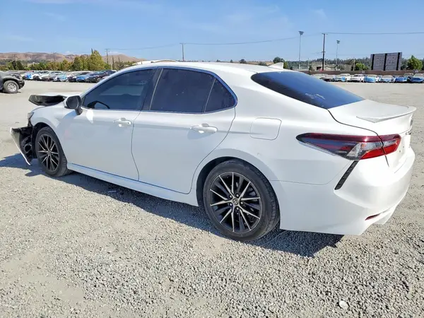 4T1G11AK4MU543122 2021 TOYOTA CAMRY - Image 2