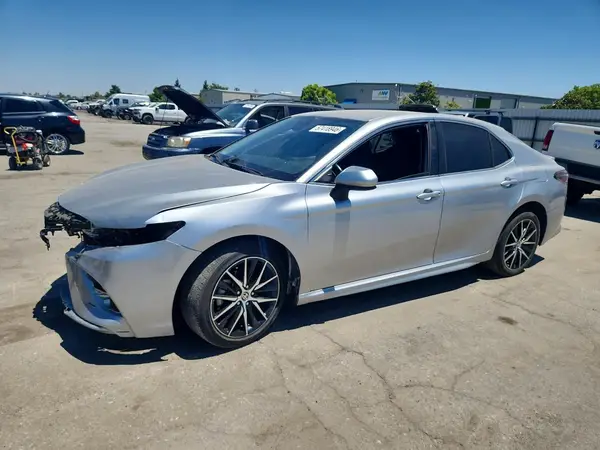 4T1G11AK4MU544304 2021 TOYOTA CAMRY - Image 1