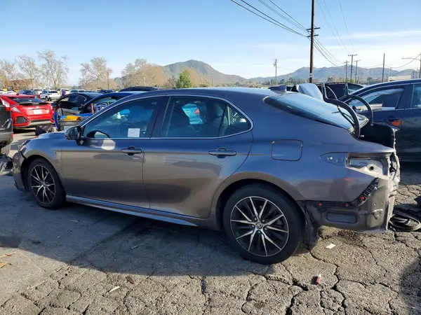 4T1G11AK4MU548496 2021 TOYOTA CAMRY - Image 2