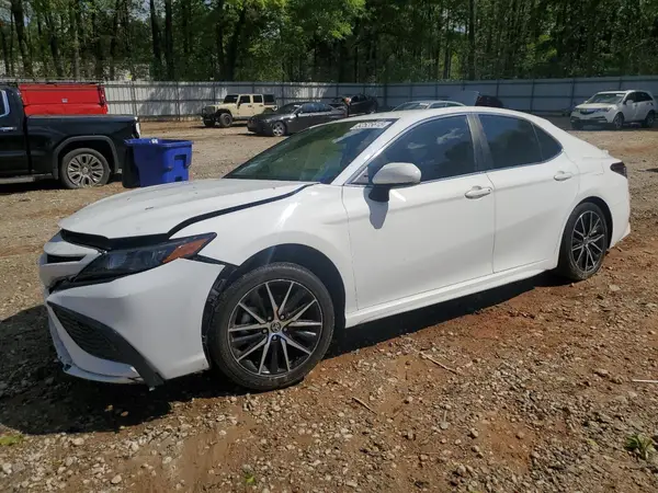 4T1G11AK4MU550524 2021 TOYOTA CAMRY - Image 1