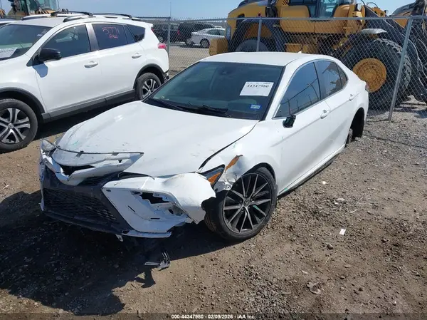 4T1G11AK4MU551155 2021 TOYOTA CAMRY - Image 2